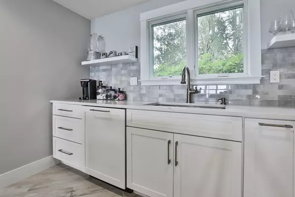 Manchester, MA 01944,45 Raymond Street #7