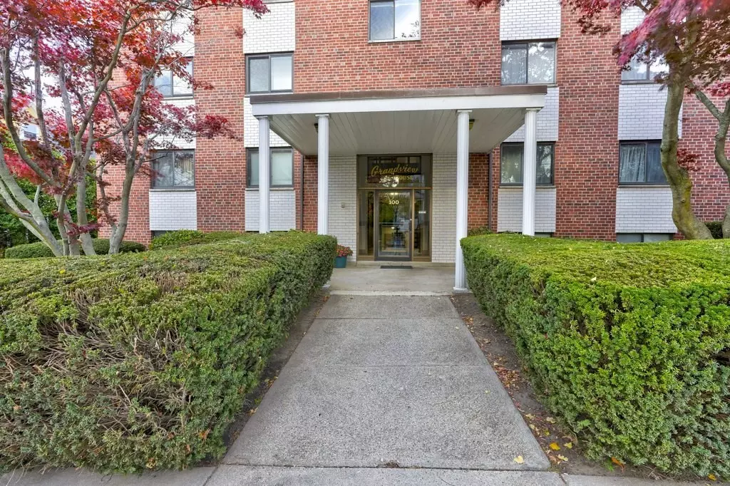 Quincy, MA 02170,100 Grandview Ave #11A