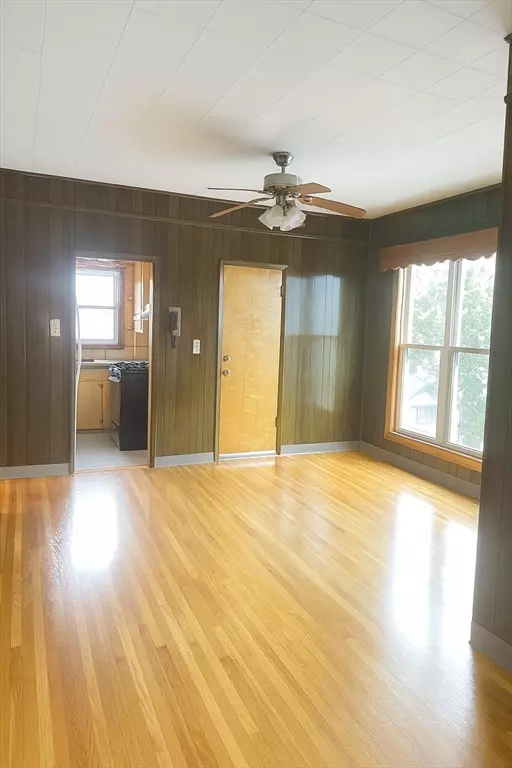 Fall River, MA 02721,76 Buffinton Street #2