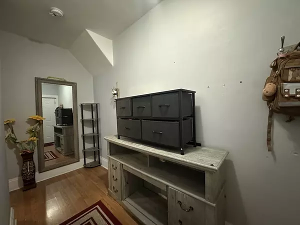 Lowell, MA 01854,199-201 University Ave