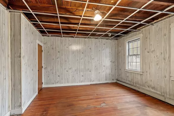 Wakefield, MA 01880,51 Crescent Street