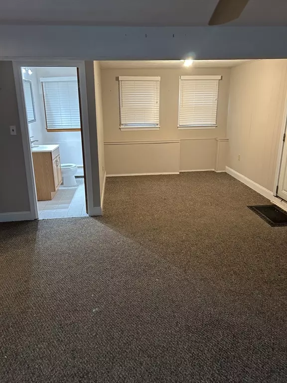 Saugus, MA 01906,21 Athens Dr