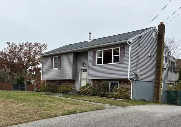 5 Douglas Ln, Wareham, MA 02538