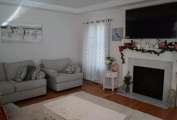 79 Sparrow Way #1, Raynham, MA 02767