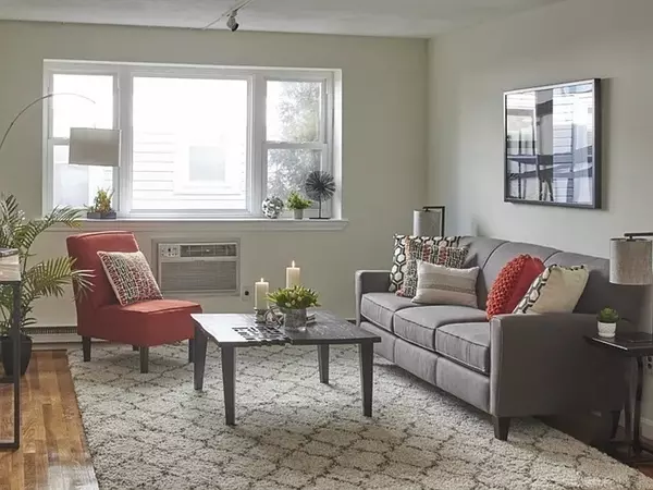 104 Trowbridge St #4, Cambridge, MA 02138