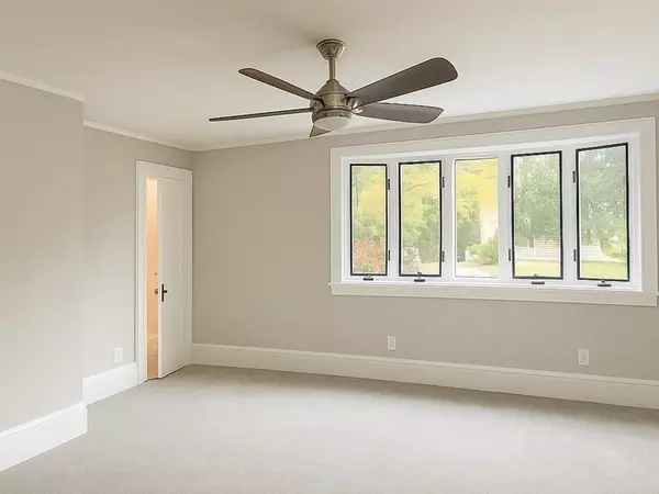 Acushnet, MA 02743,37 Wing Ln