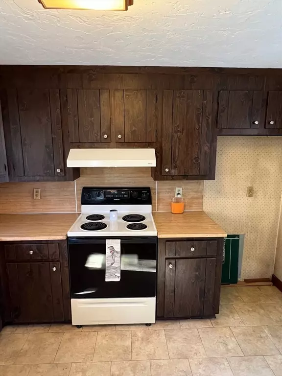 Bourne, MA 02532,105 Clay Pond Rd.