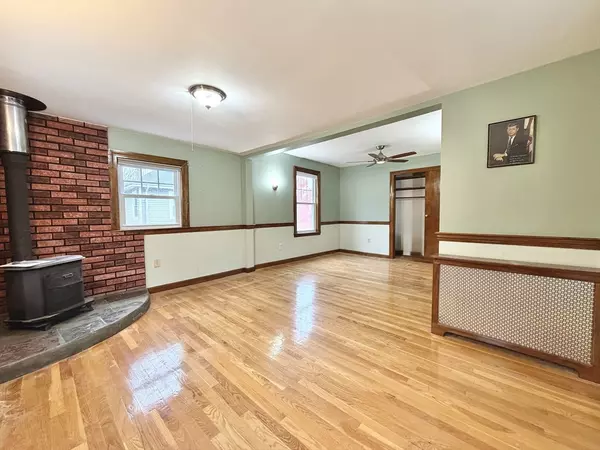 Arlington, MA 02476,28 Howard St #28