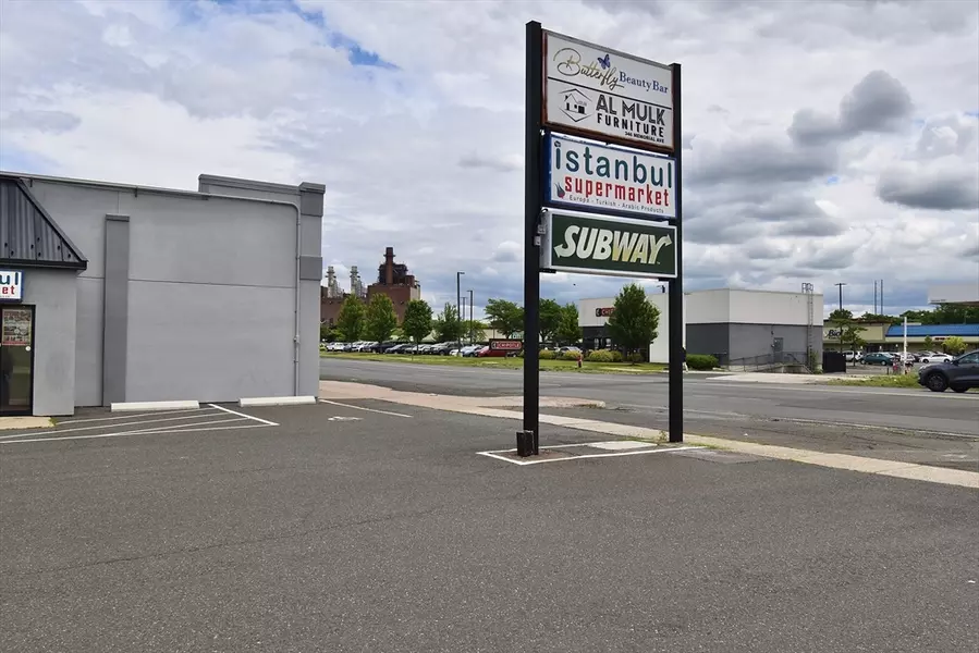 358 Memorial Ave, West Springfield, MA 01089