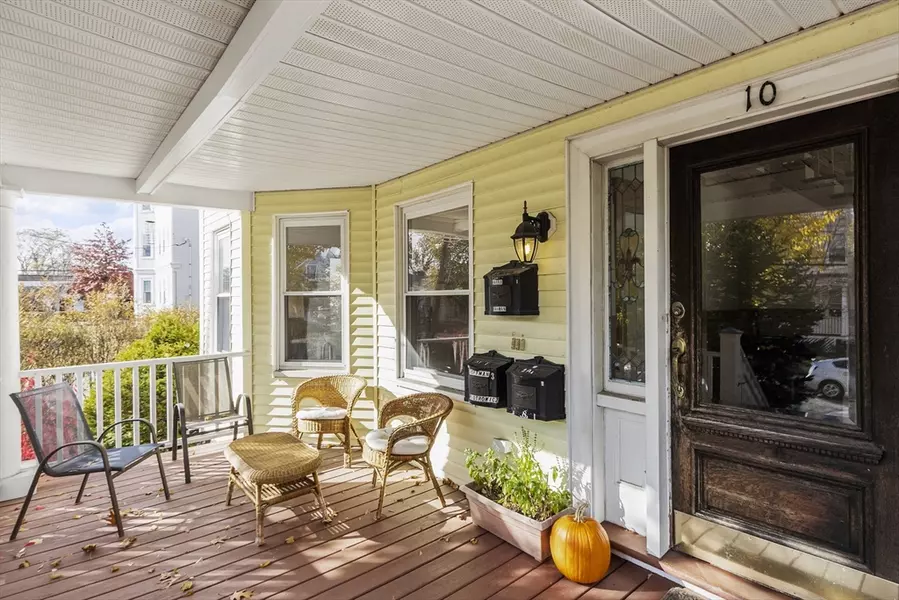 10 Marlboro St #1, Belmont, MA 02478