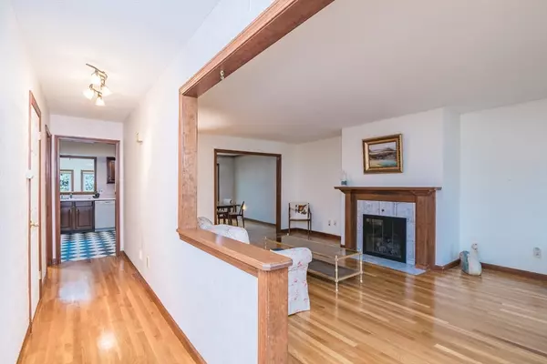 Agawam, MA 01001,6 Castle Hill Road #E