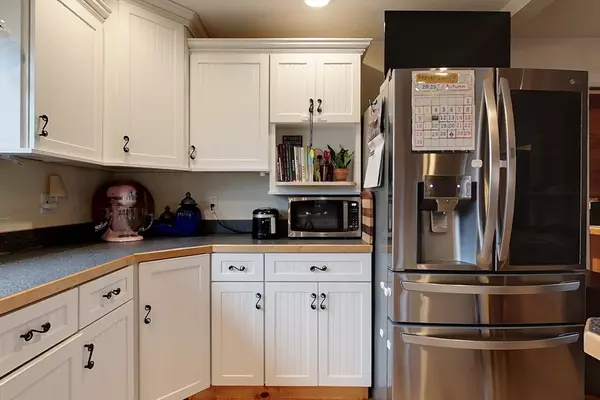 Pepperell, MA 01463,31 Heald St