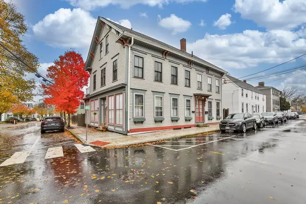 57 Lime St #1, Newburyport, MA 01950