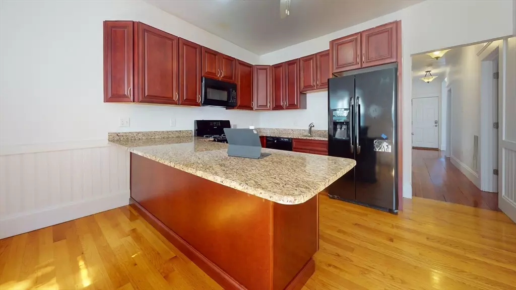 10 Cherokee St #B, Boston, MA 02120