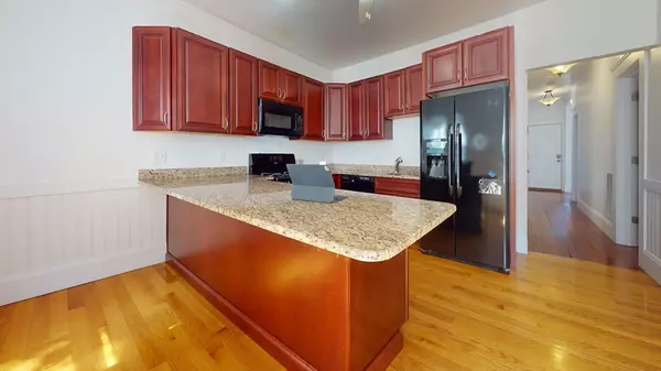 10 Cherokee St #B, Boston, MA 02120