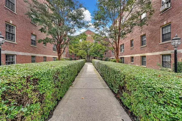 58 Elm St #11, Worcester, MA 01609