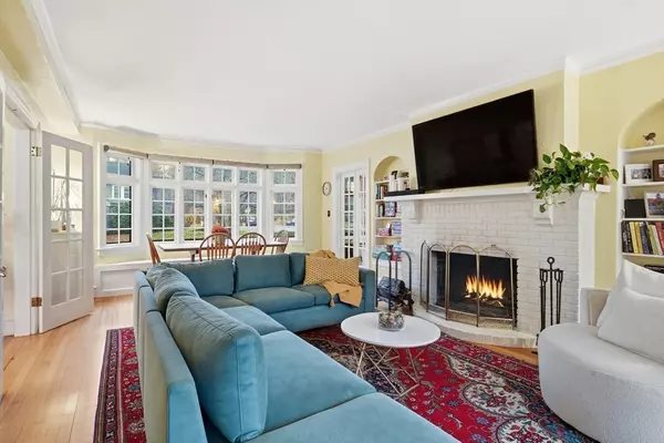 Holyoke, MA 01040,27 Lexington Ave