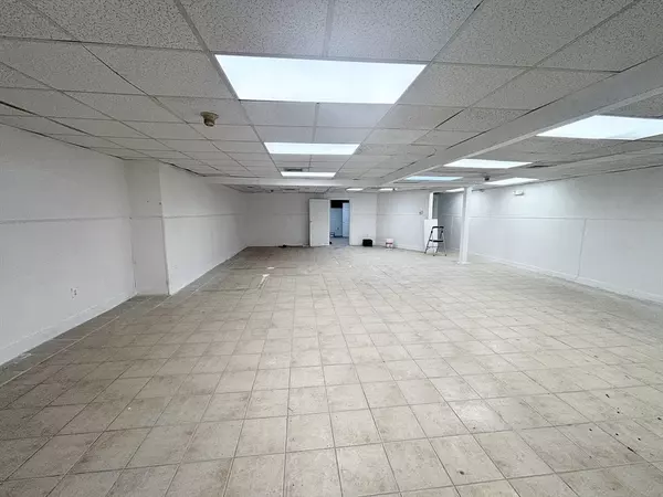 Malden, MA 02148,105 Ferry Street #B