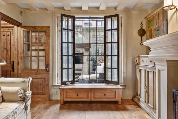 357-359 Beacon St #2, Boston, MA 02116