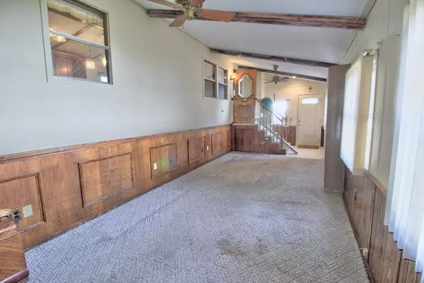 Leominster, MA 01453,556 Central St #43