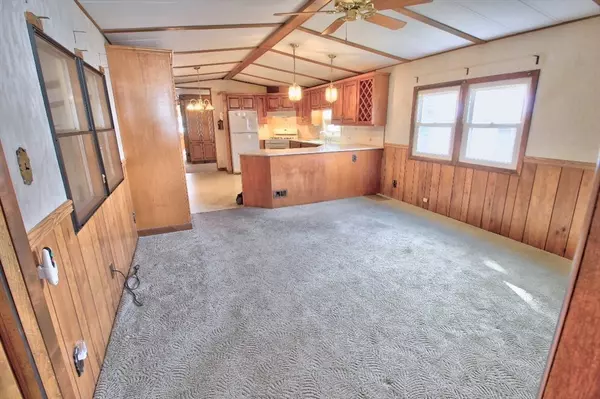 Leominster, MA 01453,556 Central St #43