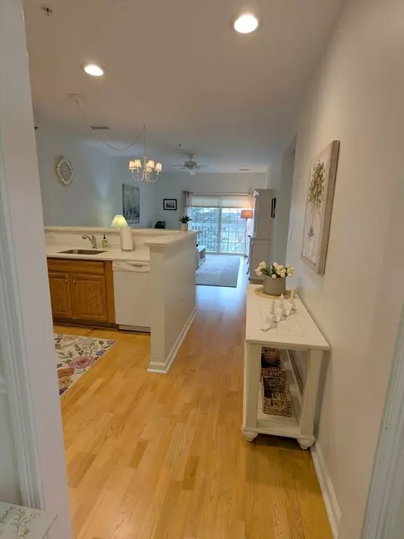 Waltham, MA 02452,87 Clocktower Dr. #2207