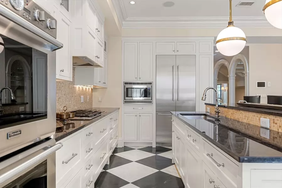 190 Marlborough #C, Boston, MA 02116