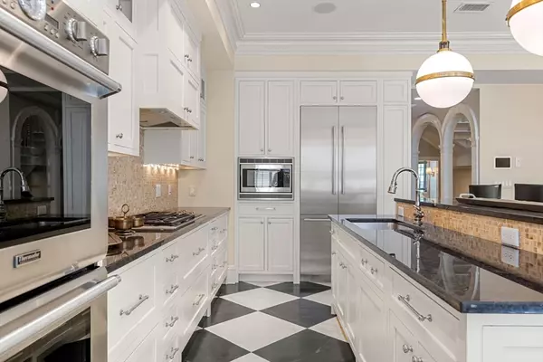 190 Marlborough #C, Boston, MA 02116