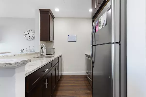 Quincy, MA 02171,133 Commander Shea Blvd #407