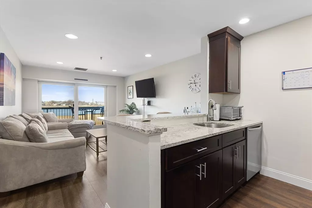 Quincy, MA 02171,133 Commander Shea Blvd #407