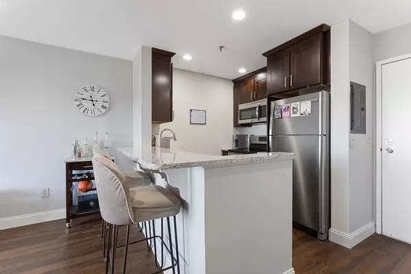 Quincy, MA 02171,133 Commander Shea Blvd #407