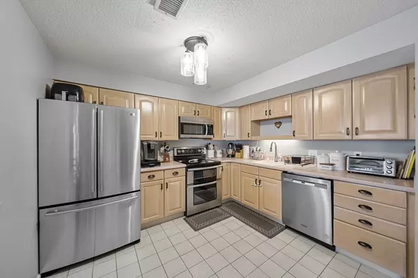 Salem, MA 01970,27 Weatherly Dr #27