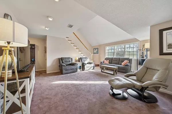 Salem, MA 01970,27 Weatherly Dr #27