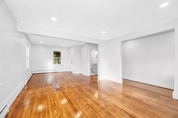 Westford, MA 01886,6 Coolidge St