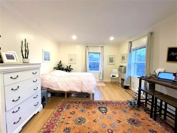 Cambridge, MA 02140,31 Cedar Street #1