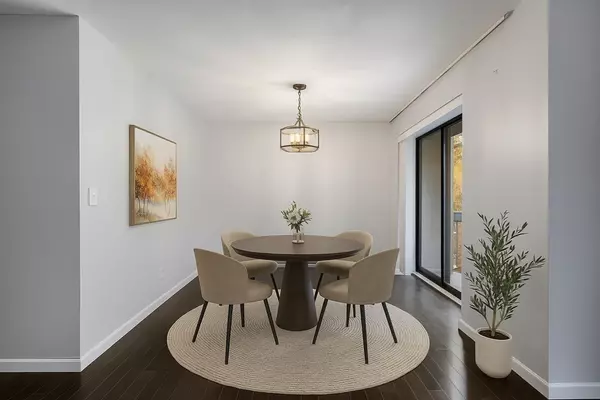 Weymouth, MA 02189,14 Old Stone Way #11