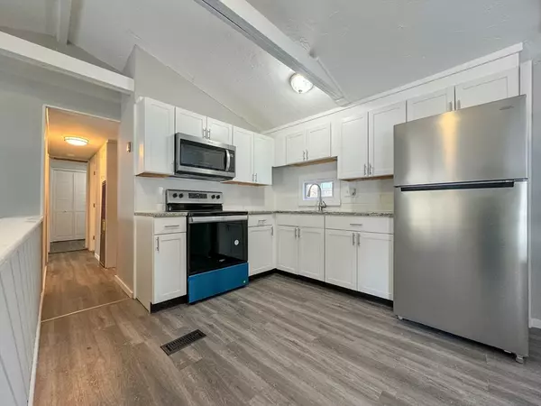 Brookfield, MA 01506,16 School House Cross Rd