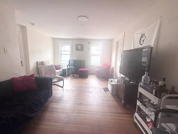 Brookline, MA 02445,95 Boylston #3