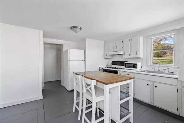 Marblehead, MA 01945,9 Nonantum Road