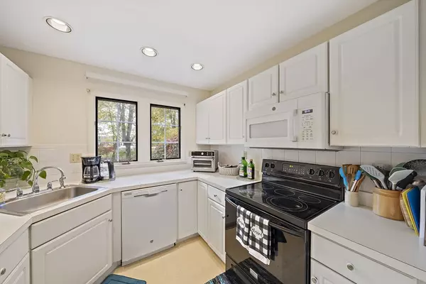 Whitman, MA 02382,501 Auburn St #404