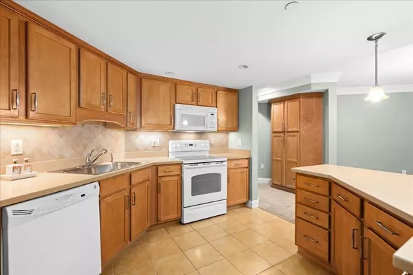 Northborough, MA 01532,490 Main St #301