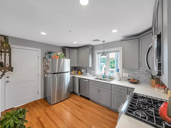 Boston, MA 02131,19 Iona Street #3