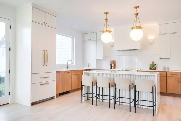 Newton, MA 02458,15-17 Jewett Place #1