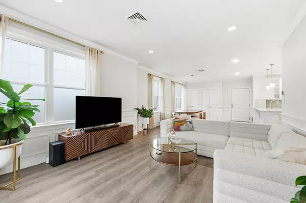 Medford, MA 02155,320 Middlesex Ave #A207