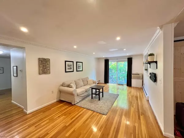 Malden, MA 02148,95 Maple Street #18