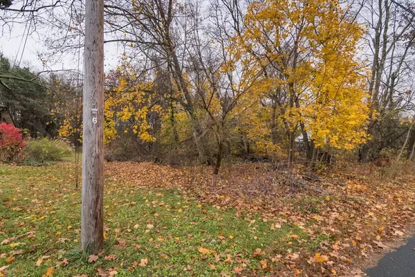 6V Melikian Dr, Wilbraham, MA 01095