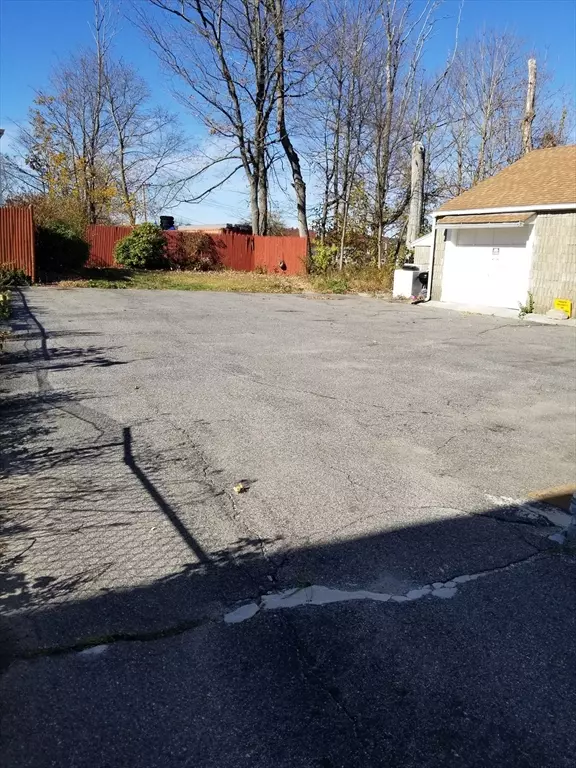 Webster, MA 01570,55 Granite St