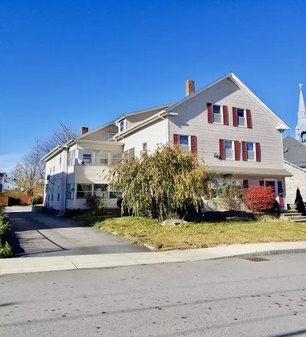 55 Granite St, Webster, MA 01570