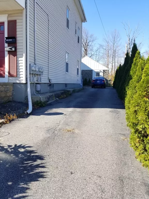 Webster, MA 01570,55 Granite St