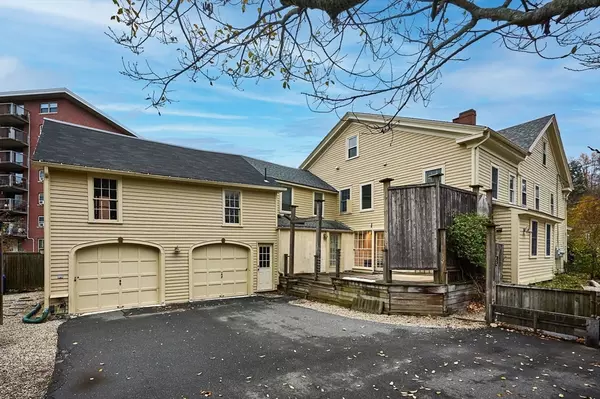 Northampton, MA 01060,67-69 Old South Street